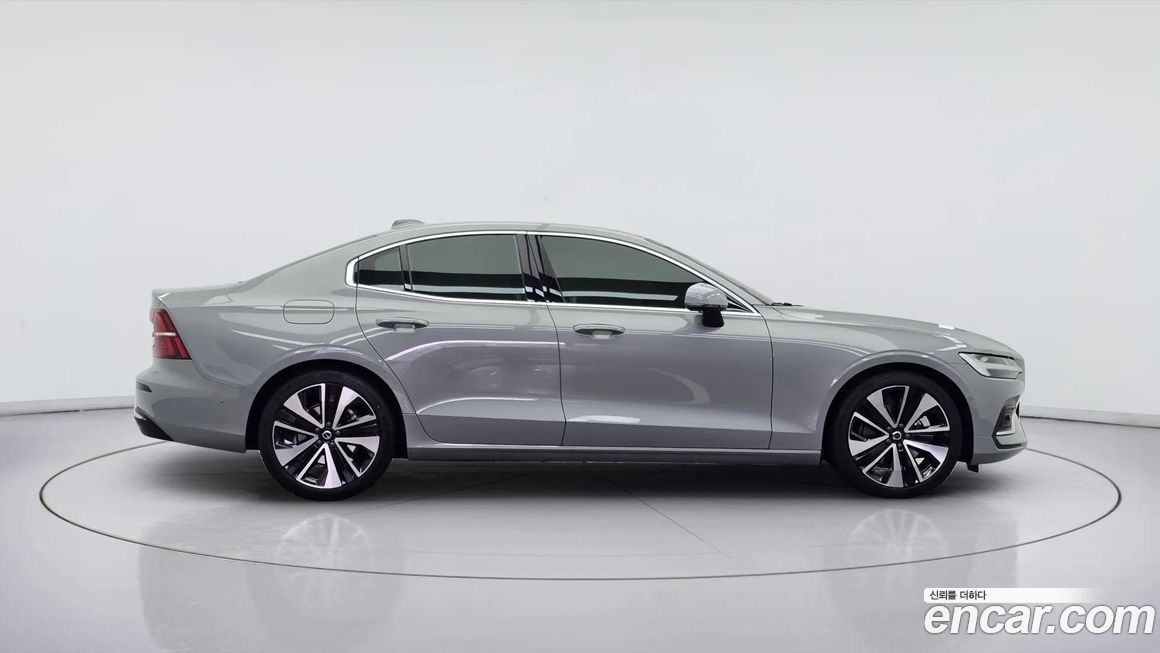 Volvo S60 2024