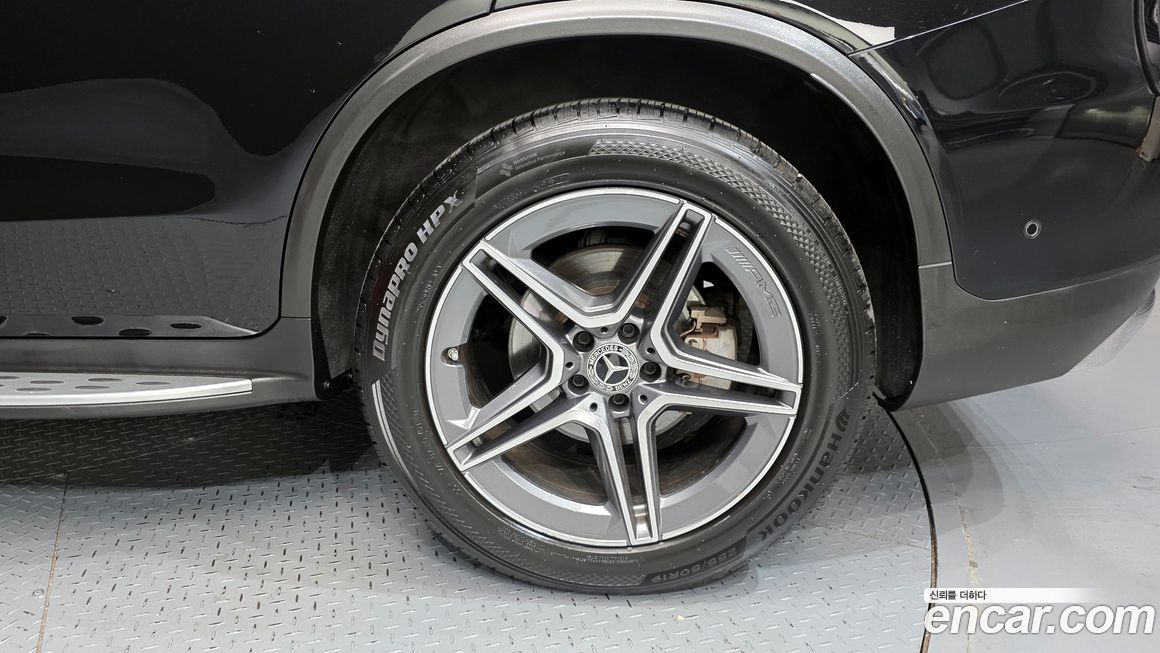 Mercedes-Benz GLC-Class 2021