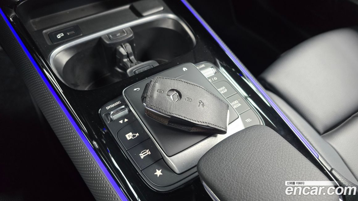 Mercedes-Benz GLB-Class 2021