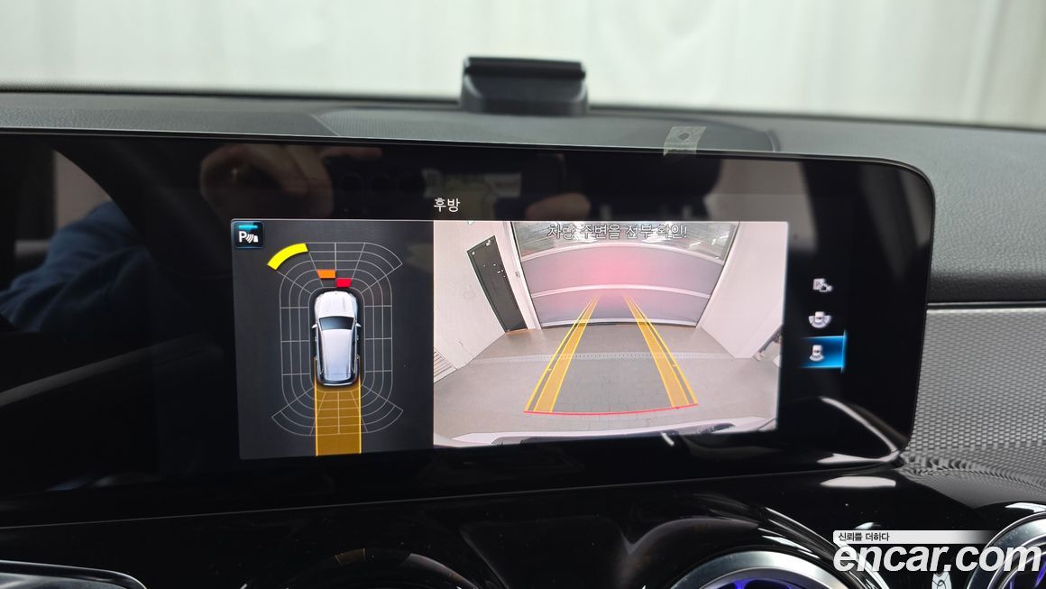 Mercedes-Benz GLB-Class 2021