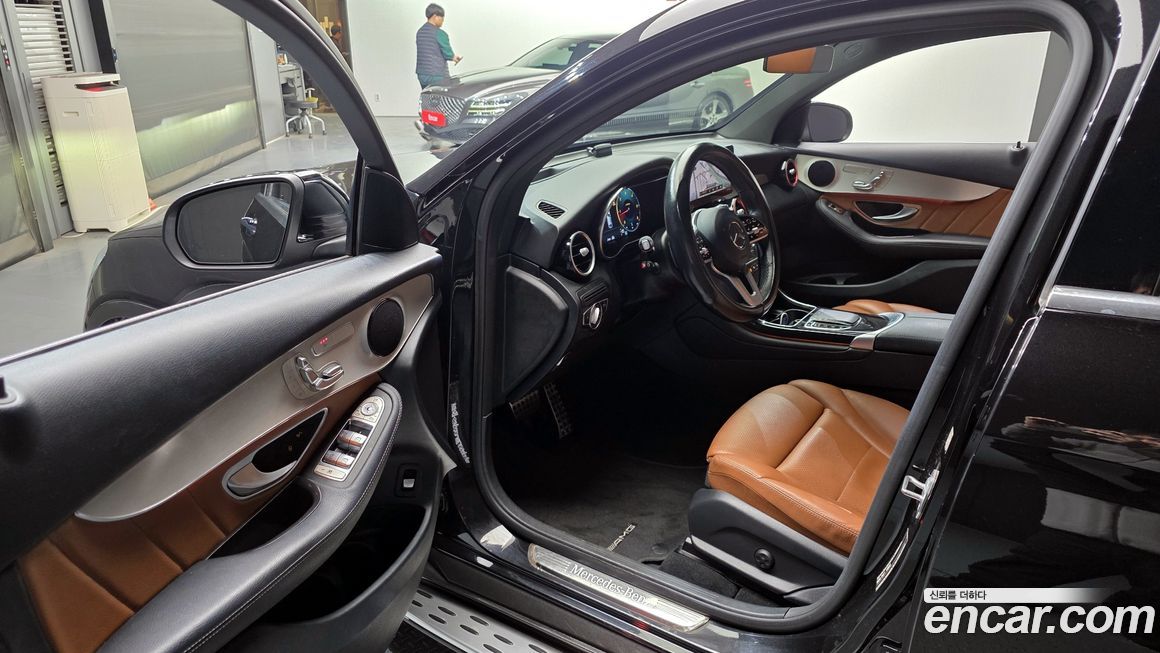 Mercedes-Benz GLC-Class 2021