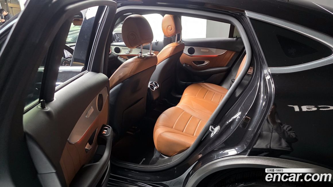 Mercedes-Benz GLC-Class 2021