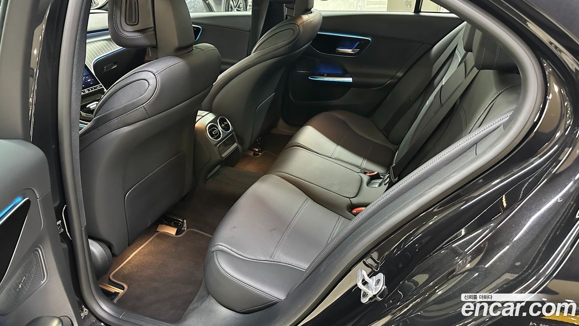 Mercedes-Benz C-Class 2025