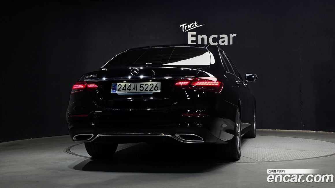 Mercedes-Benz E-Class 2023