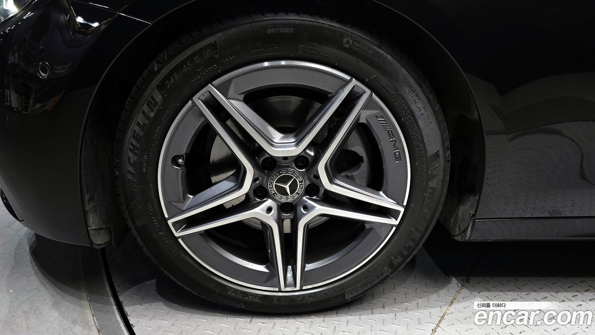 Mercedes-Benz E-Class 2023