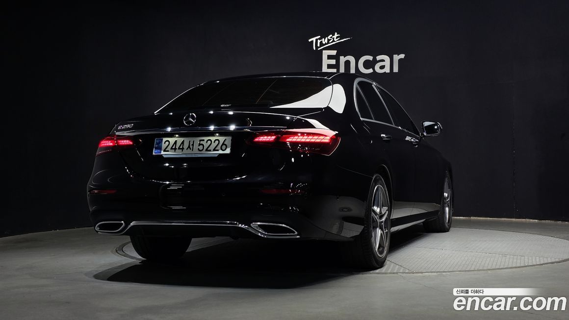 Mercedes-Benz E-Class 2023