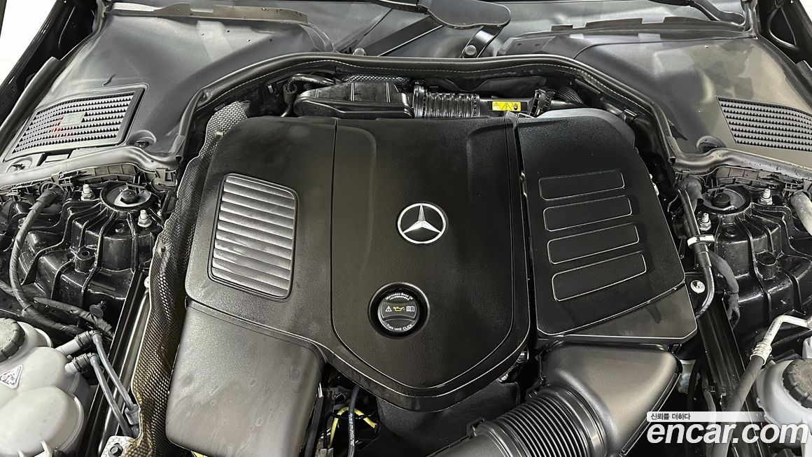 Mercedes-Benz C-Class 2025