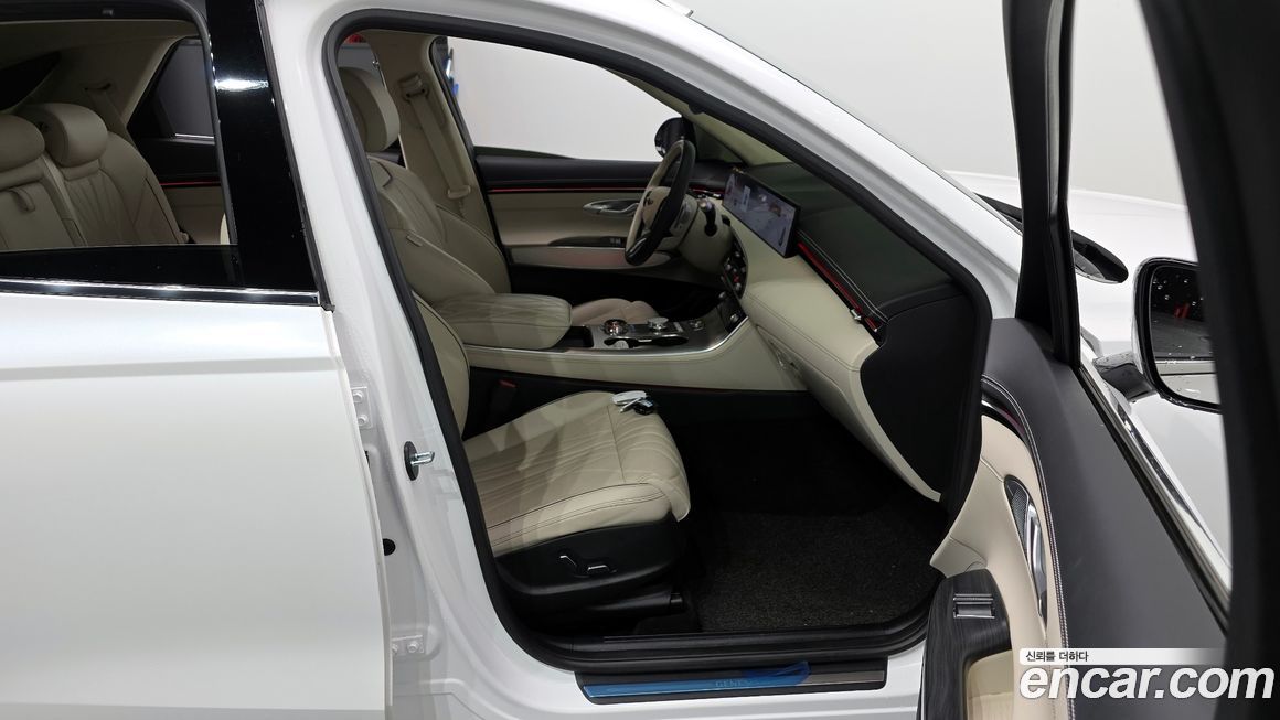 Genesis GV70 2025