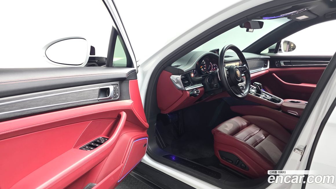 Porsche Panamera 2023