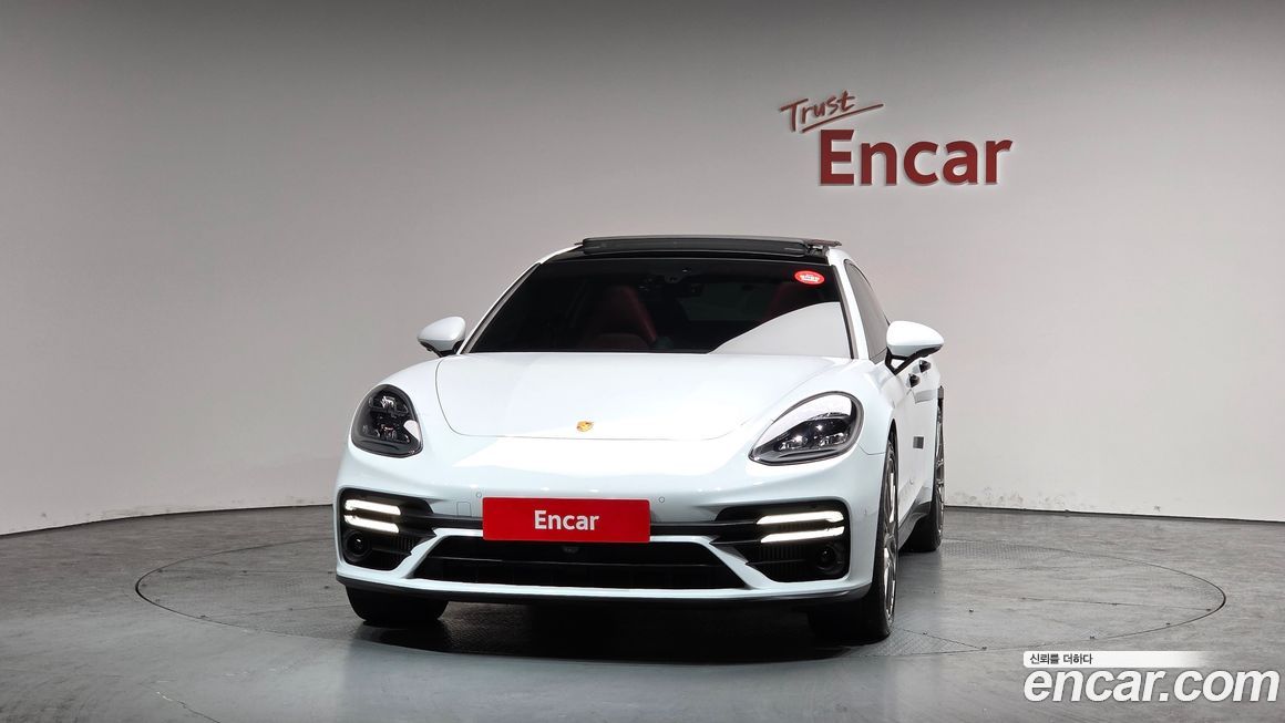 Porsche Panamera 2023