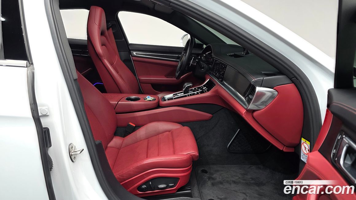 Porsche Panamera 2023