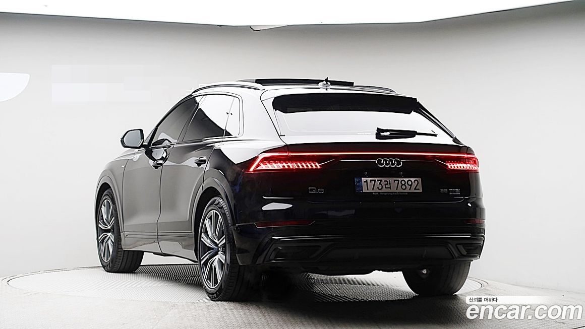 Audi Q8 2021