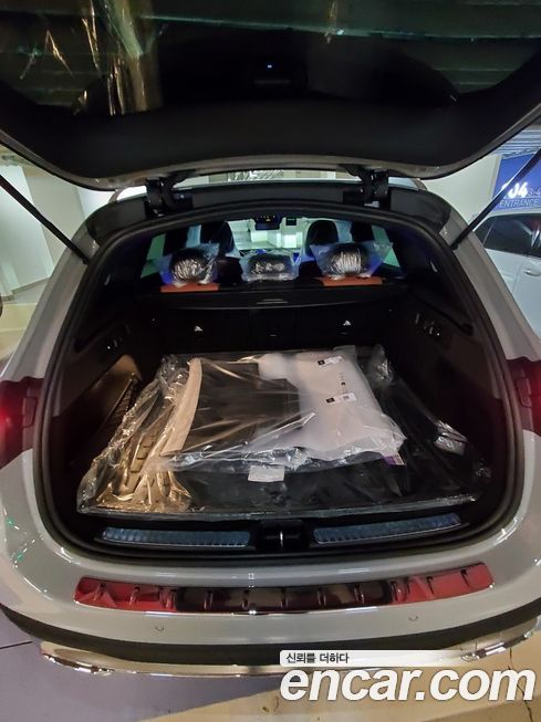 Mercedes-Benz GLC-Class 2026