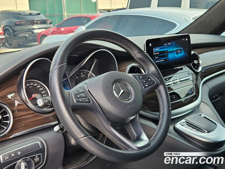 Mercedes-Benz V-Class 2022