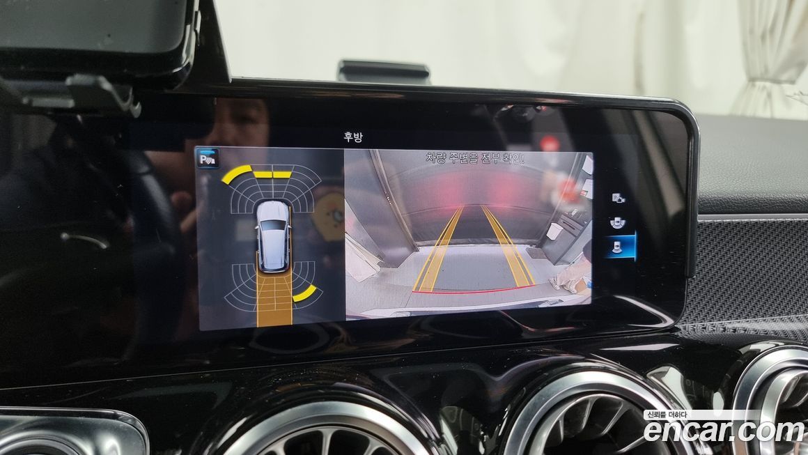 Mercedes-Benz GLB-Class 2021