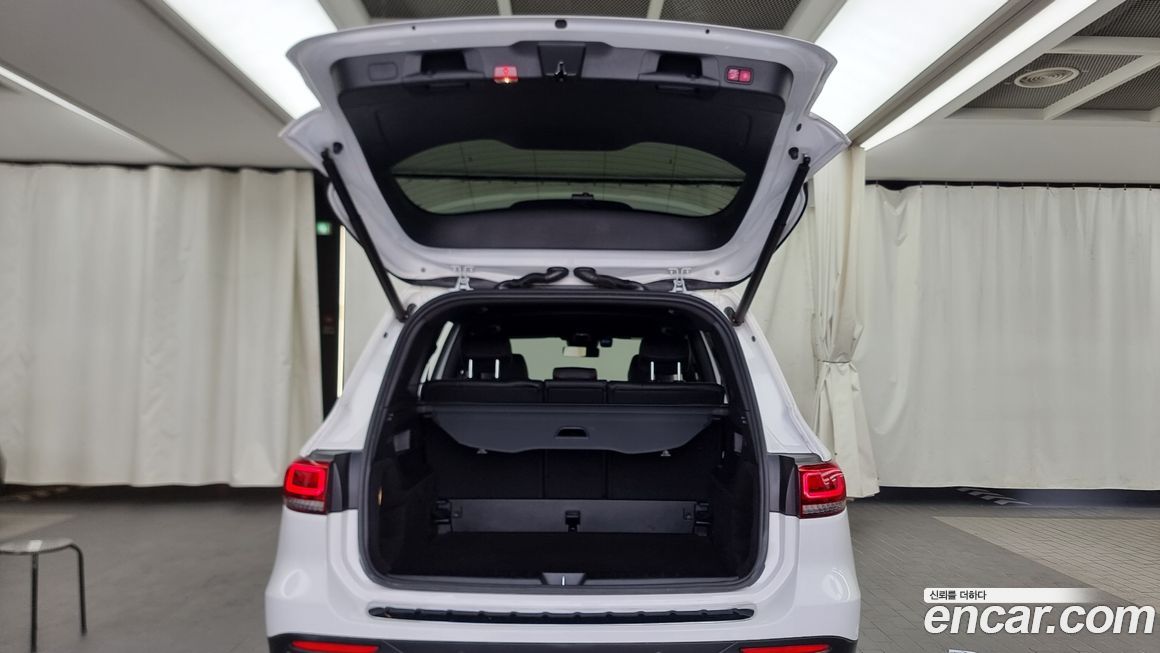 Mercedes-Benz GLB-Class 2021