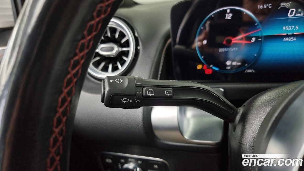 Mercedes-Benz GLB-Class 2021