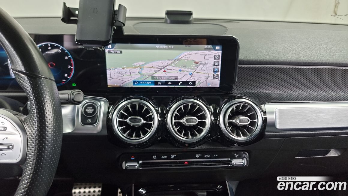 Mercedes-Benz GLB-Class 2021