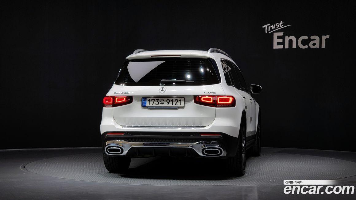 Mercedes-Benz GLB-Class 2021