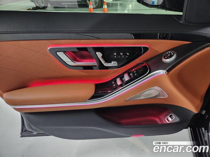 Mercedes-Benz S-Class 2025