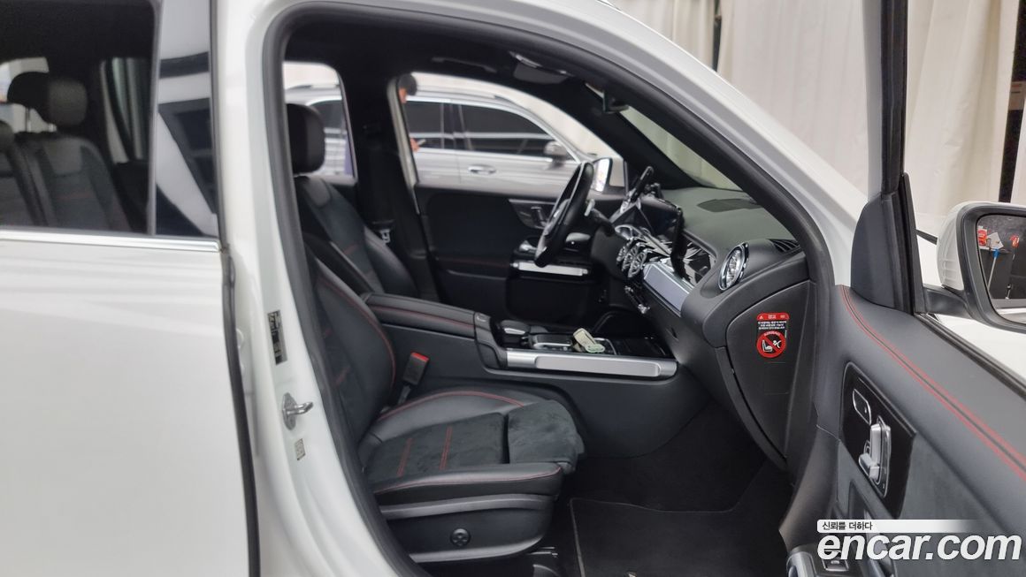 Mercedes-Benz GLB-Class 2021