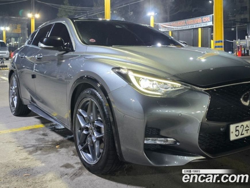 Infiniti Q30 2017