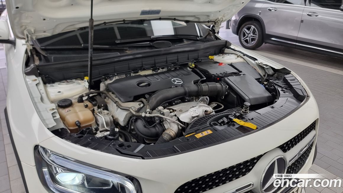 Mercedes-Benz GLB-Class 2021