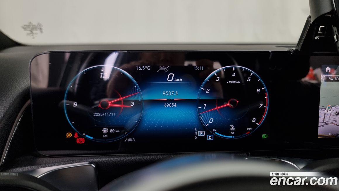 Mercedes-Benz GLB-Class 2021