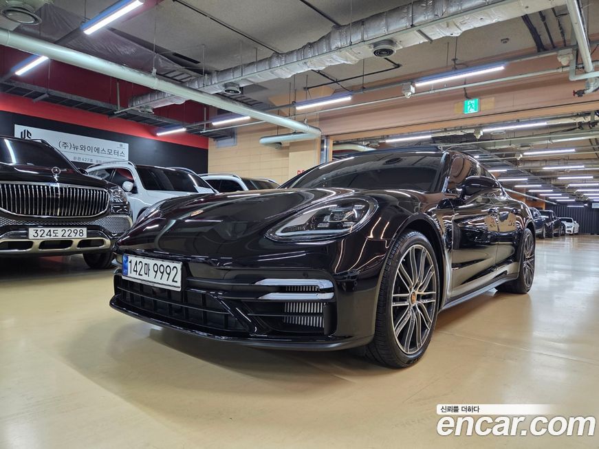 Porsche Panamera 2023