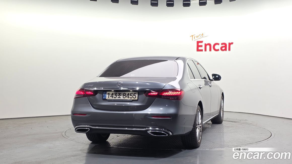 Mercedes-Benz E-Class 2021