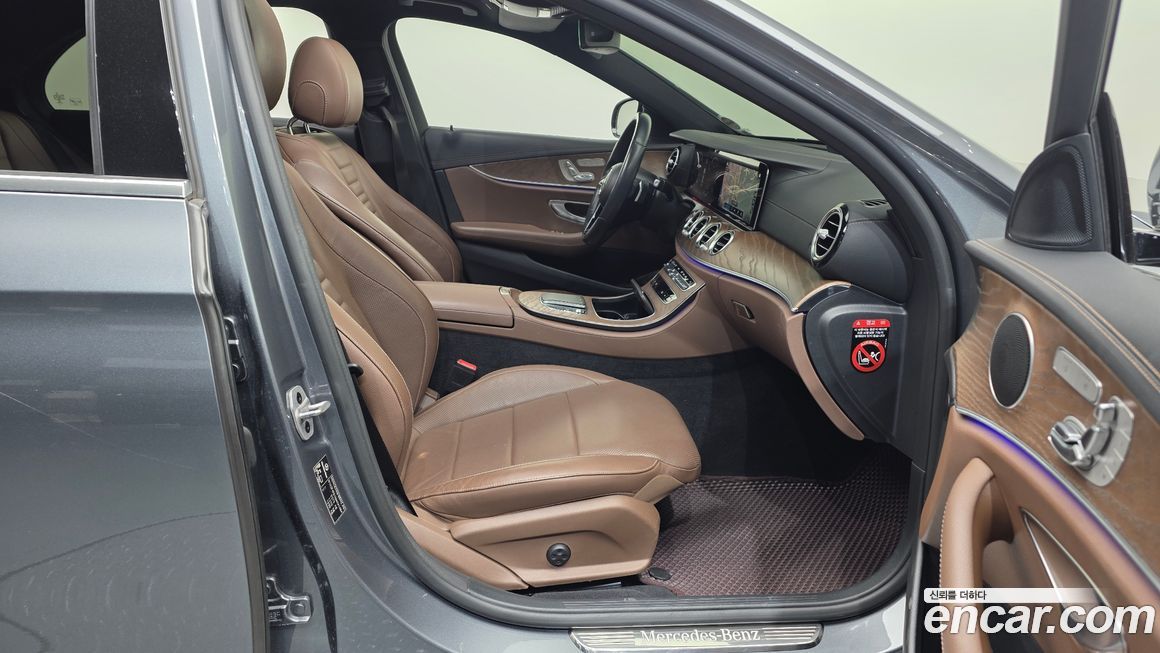 Mercedes-Benz E-Class 2021