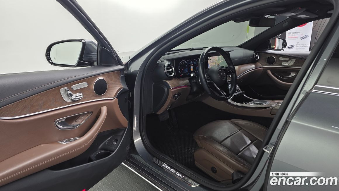 Mercedes-Benz E-Class 2021