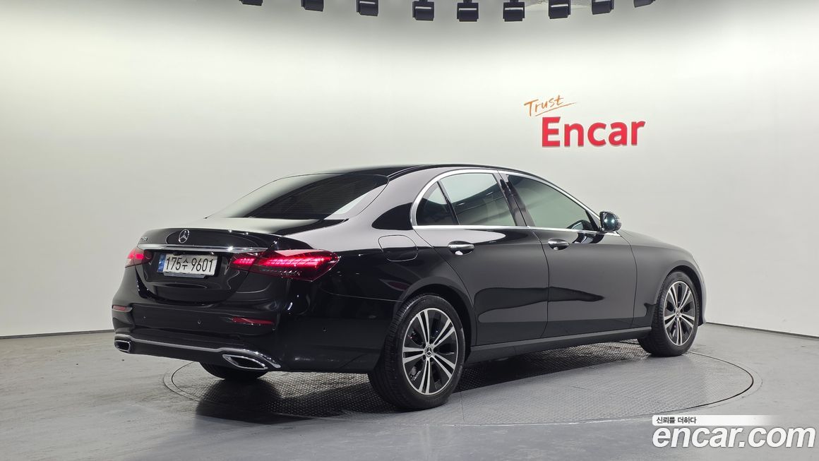 Mercedes-Benz E-Class 2021