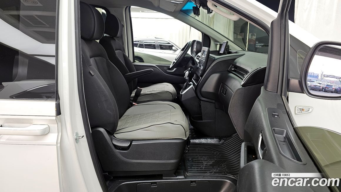 Hyundai Staria 2023