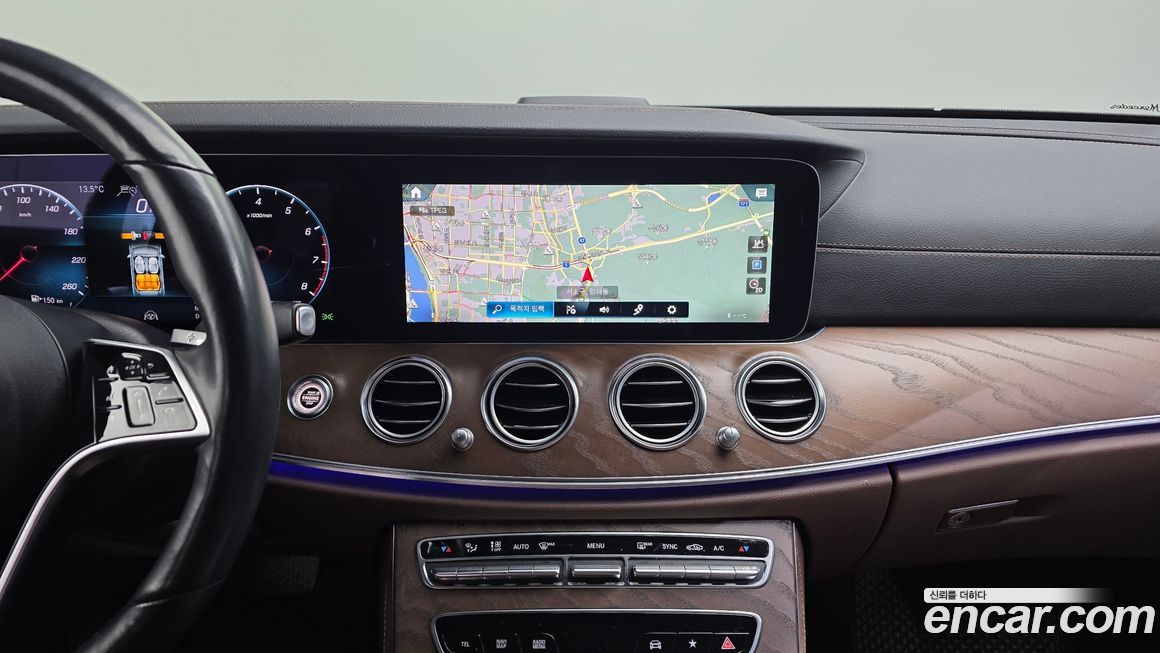 Mercedes-Benz E-Class 2021