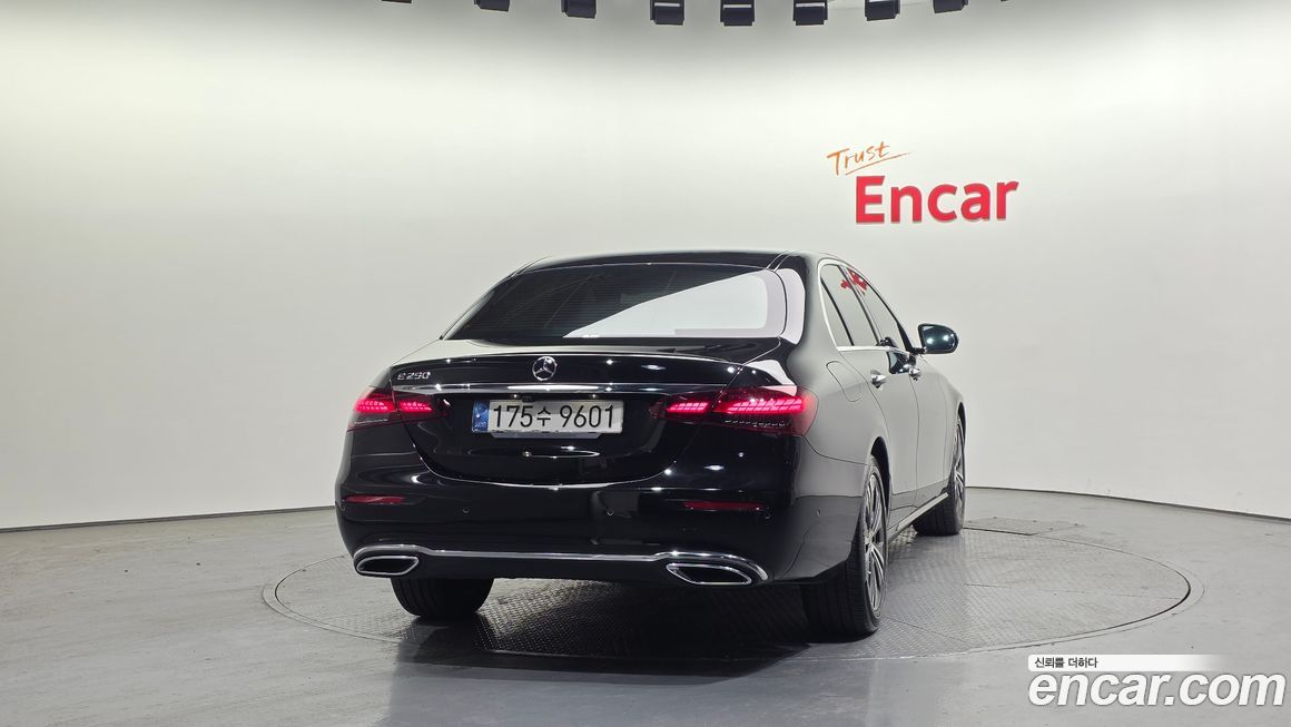 Mercedes-Benz E-Class 2021