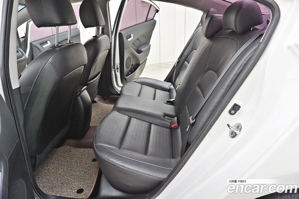 Kia K3 2016