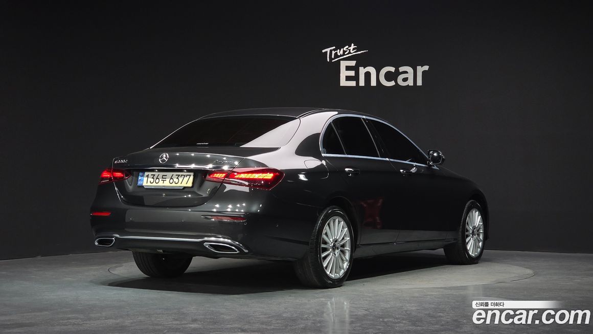 Mercedes-Benz E-Class 2021