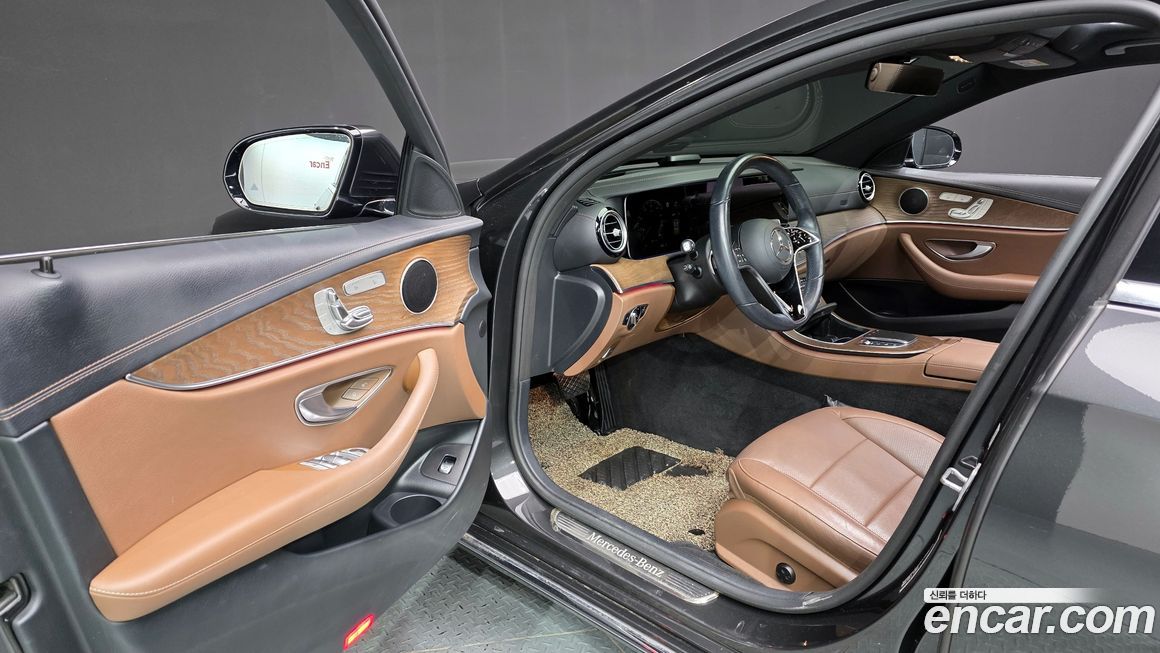 Mercedes-Benz E-Class 2021