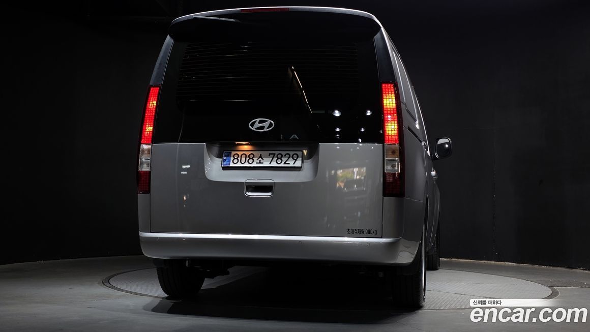 Hyundai Staria 2025