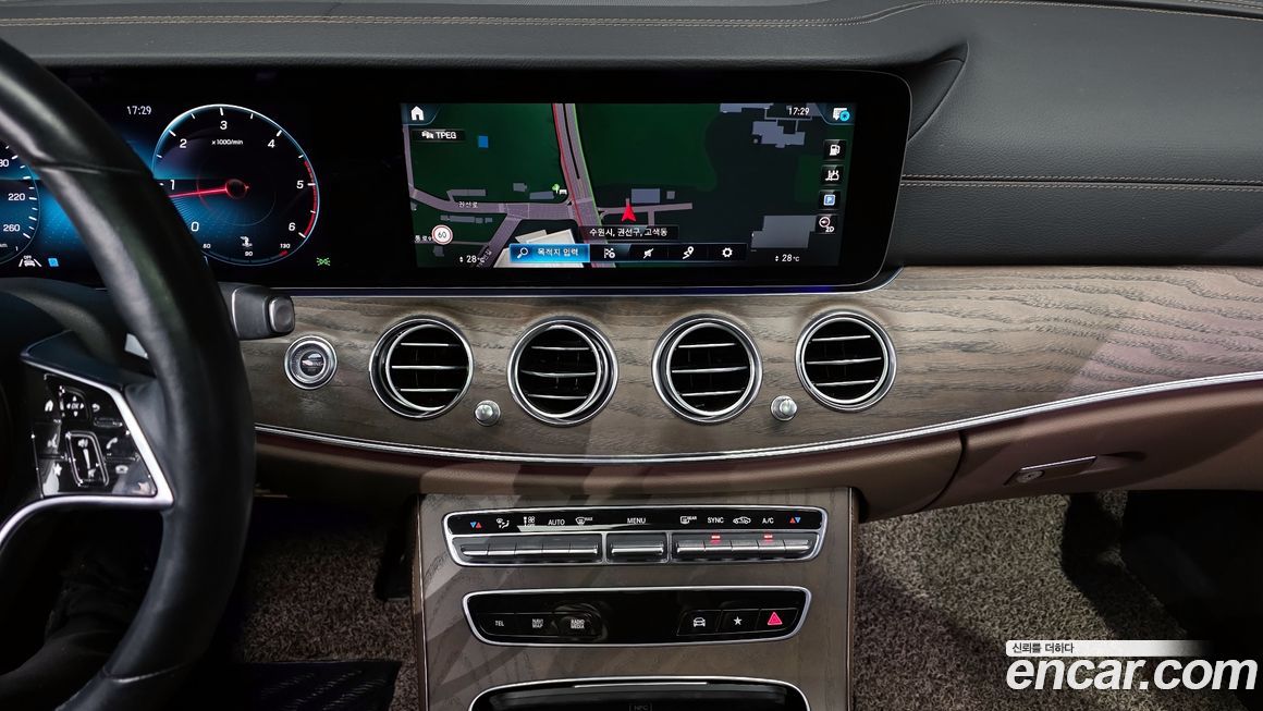 Mercedes-Benz E-Class 2021