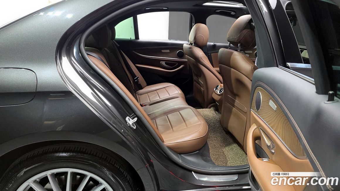 Mercedes-Benz E-Class 2021