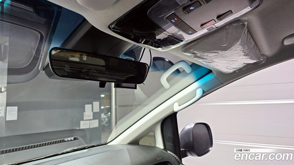 Hyundai Staria 2025