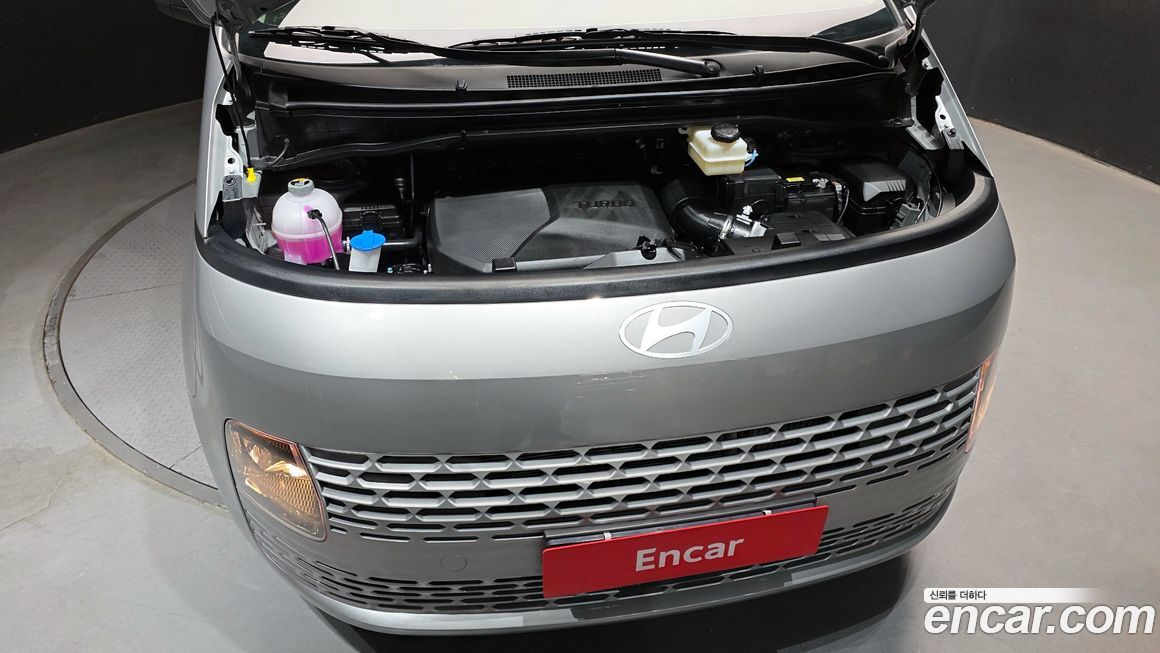 Hyundai Staria 2025