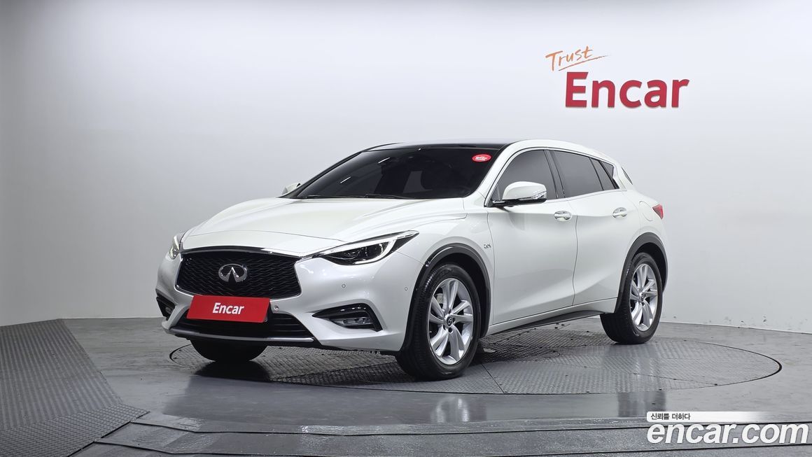 Infiniti Q30 2019