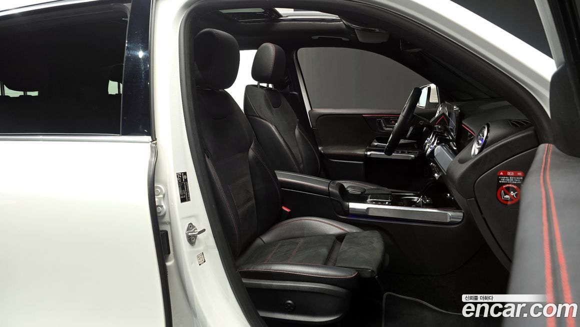 Mercedes-Benz GLB-Class 2021