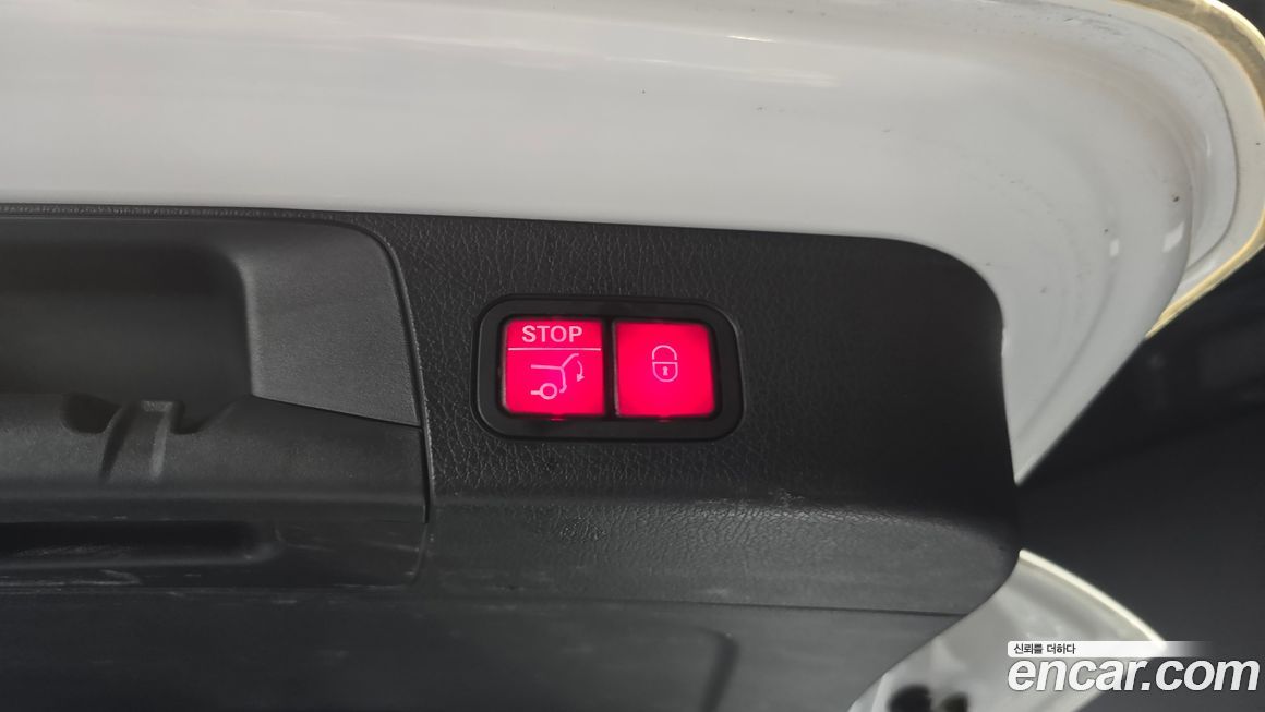 Mercedes-Benz GLB-Class 2021