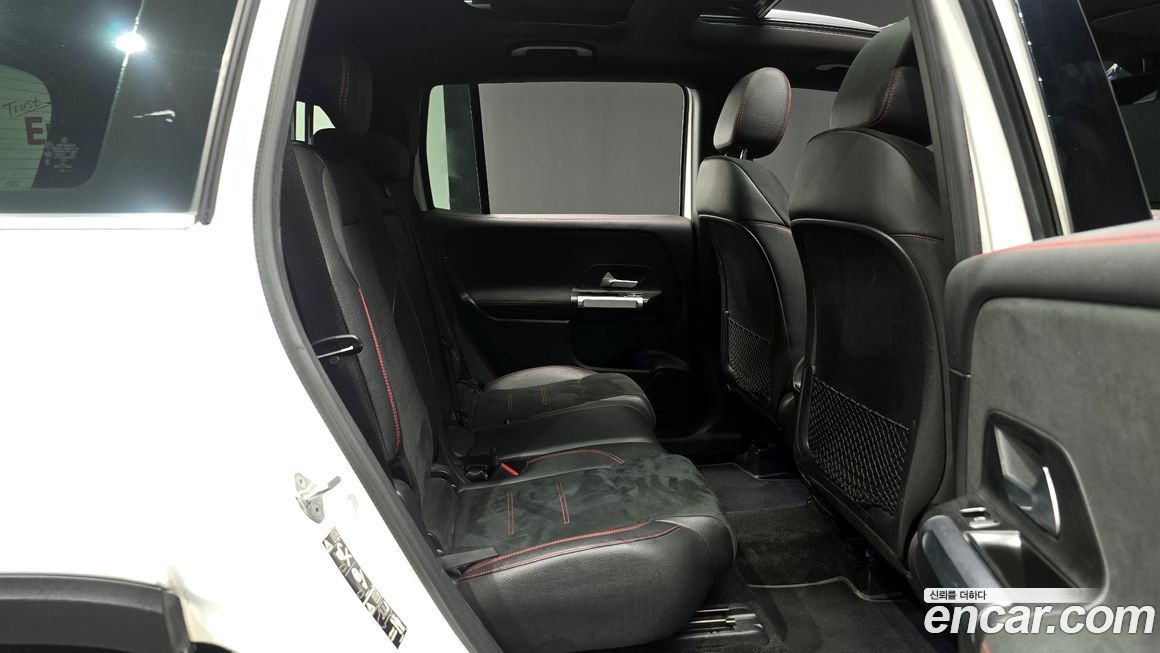 Mercedes-Benz GLB-Class 2021