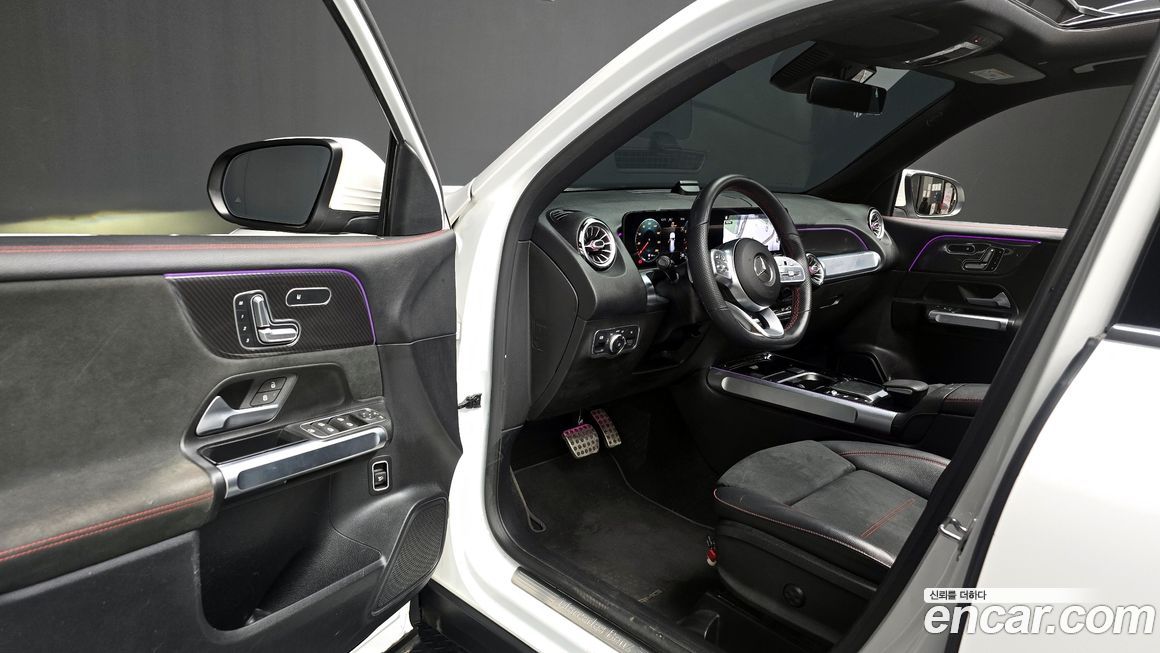 Mercedes-Benz GLB-Class 2021