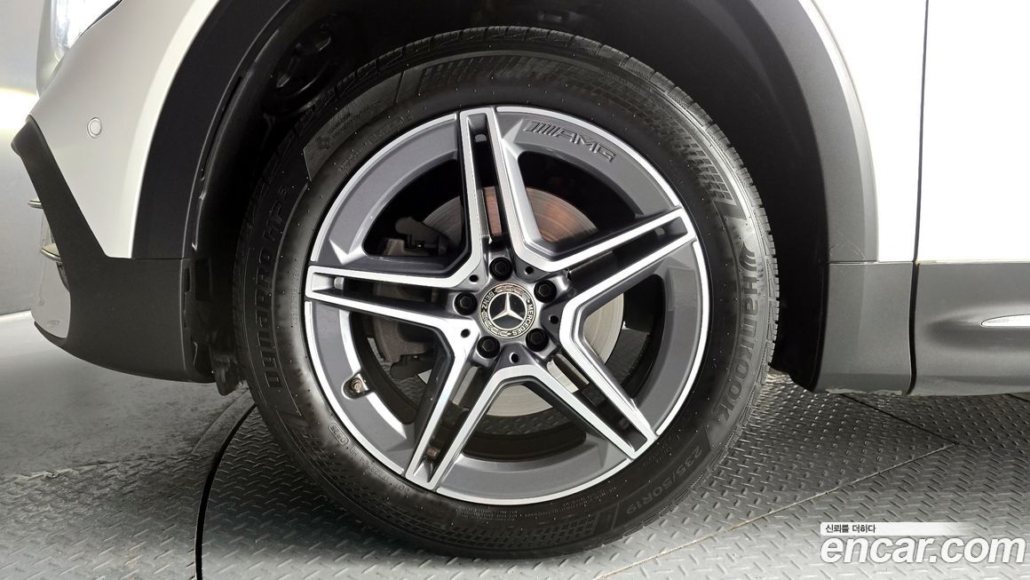 Mercedes-Benz GLB-Class 2021